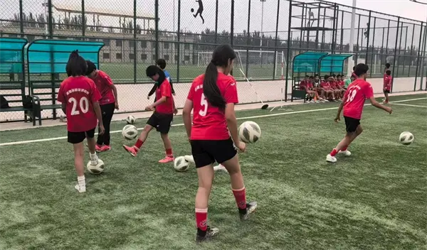 现在战术教, 及田径场, 次主客场超